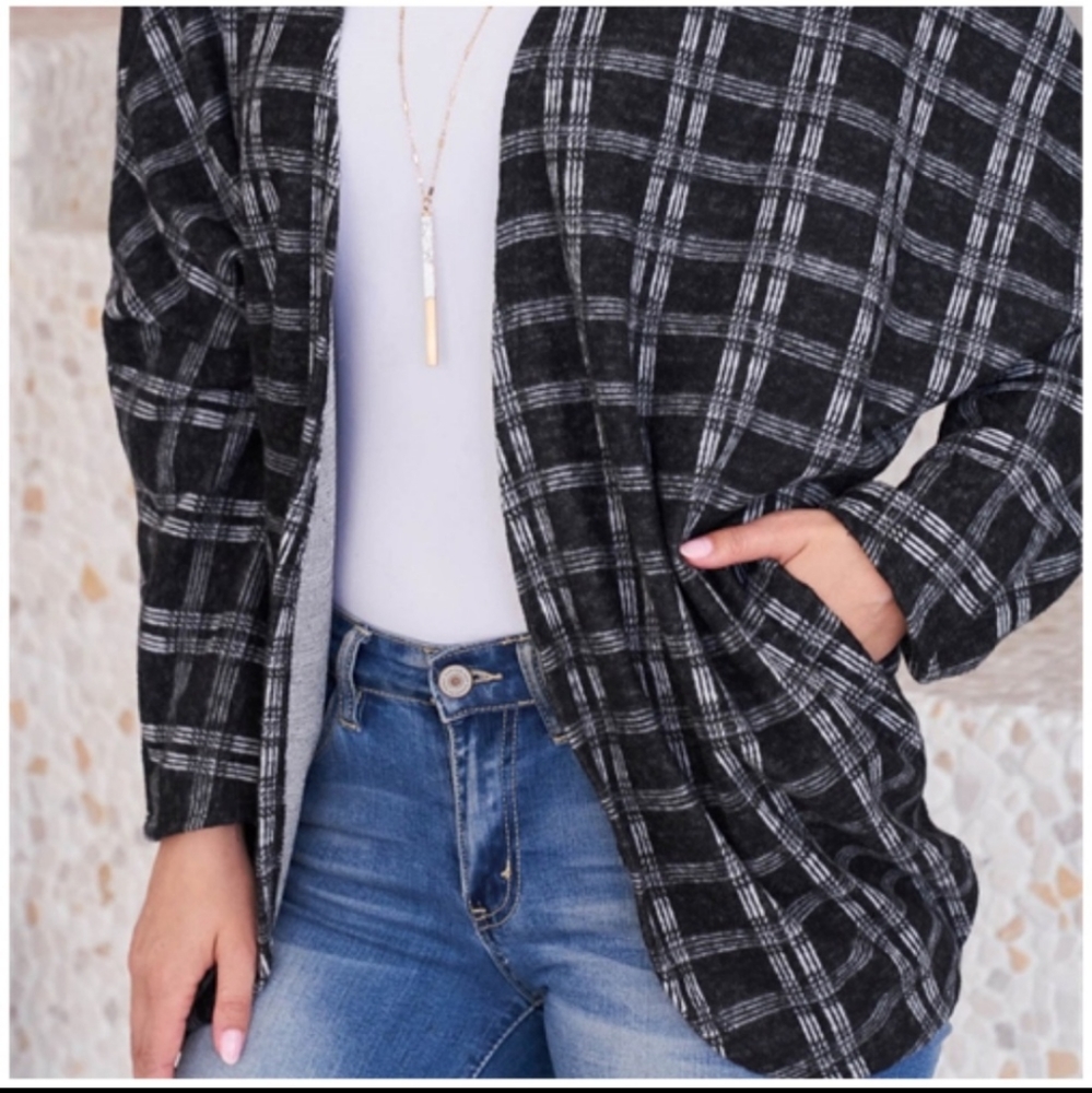 Soft Black And White Plaid  Round Hem Cardigan Jacket with POCKETS